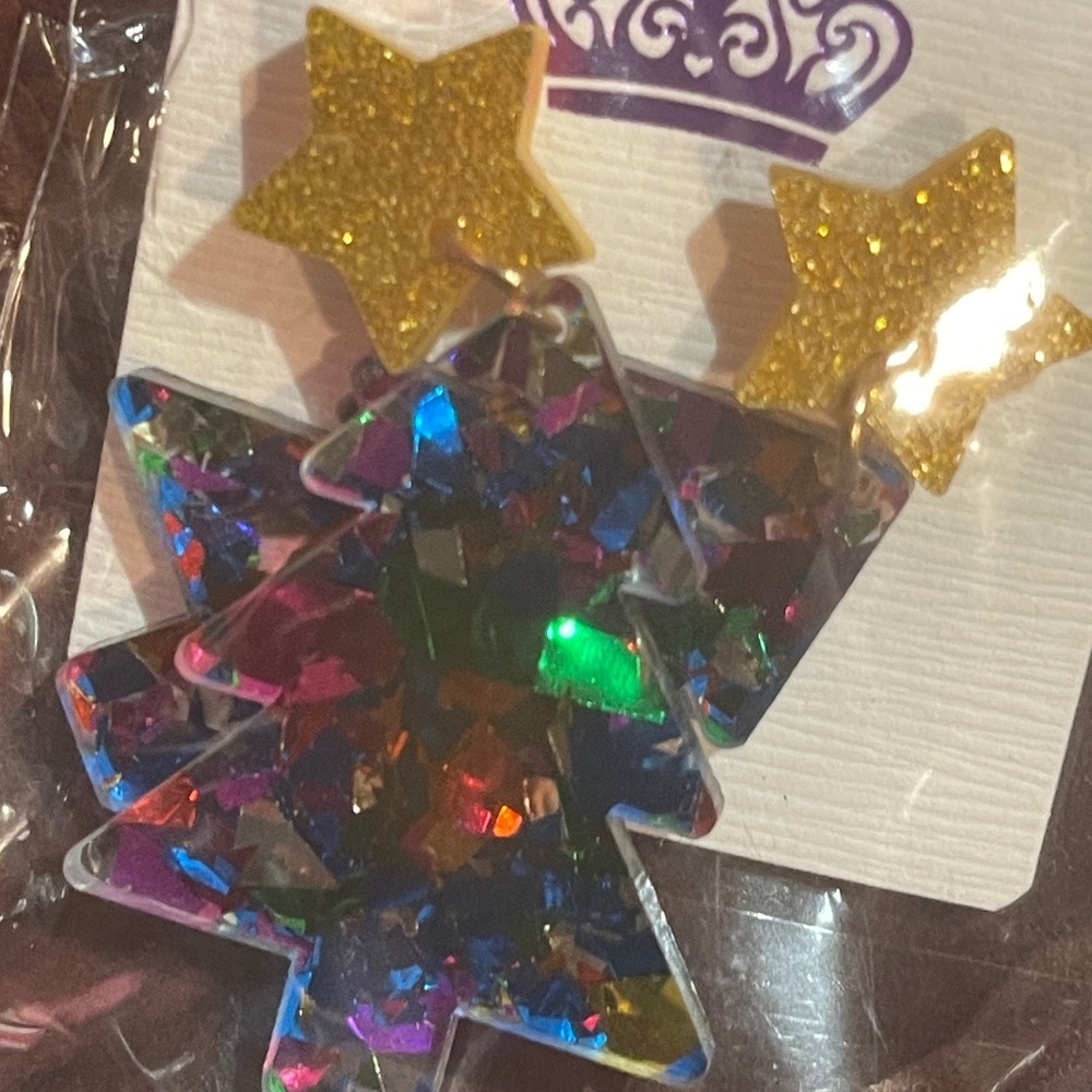 NWOT CHRISTMAS TREE EARRINGS
